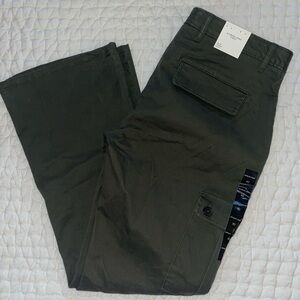 Banana Republic brand new cargo pants, boot cut, low rise
